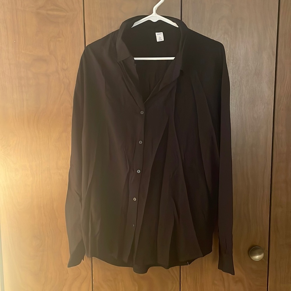Black collard button down shirt
